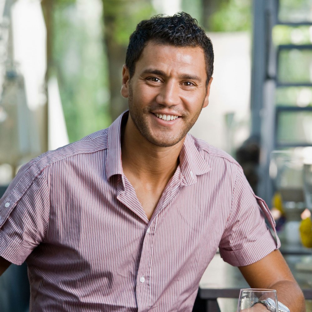  Carlos R.